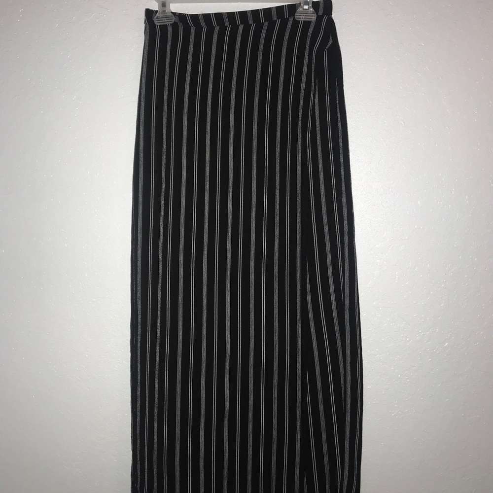 White & black long skirt